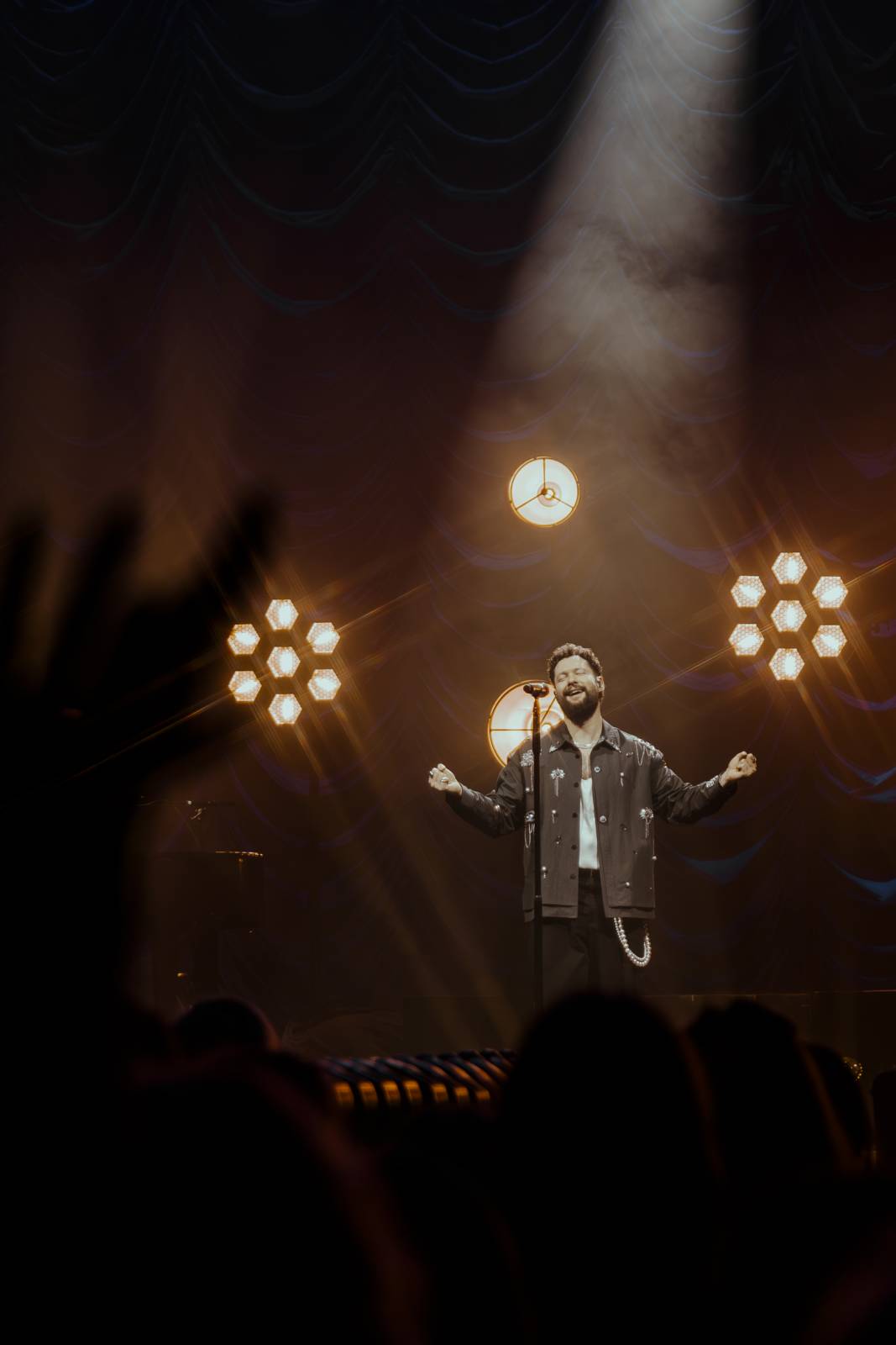 Vy jste ten důvod. Charismatický Calum Scott si podmanil O2 universum