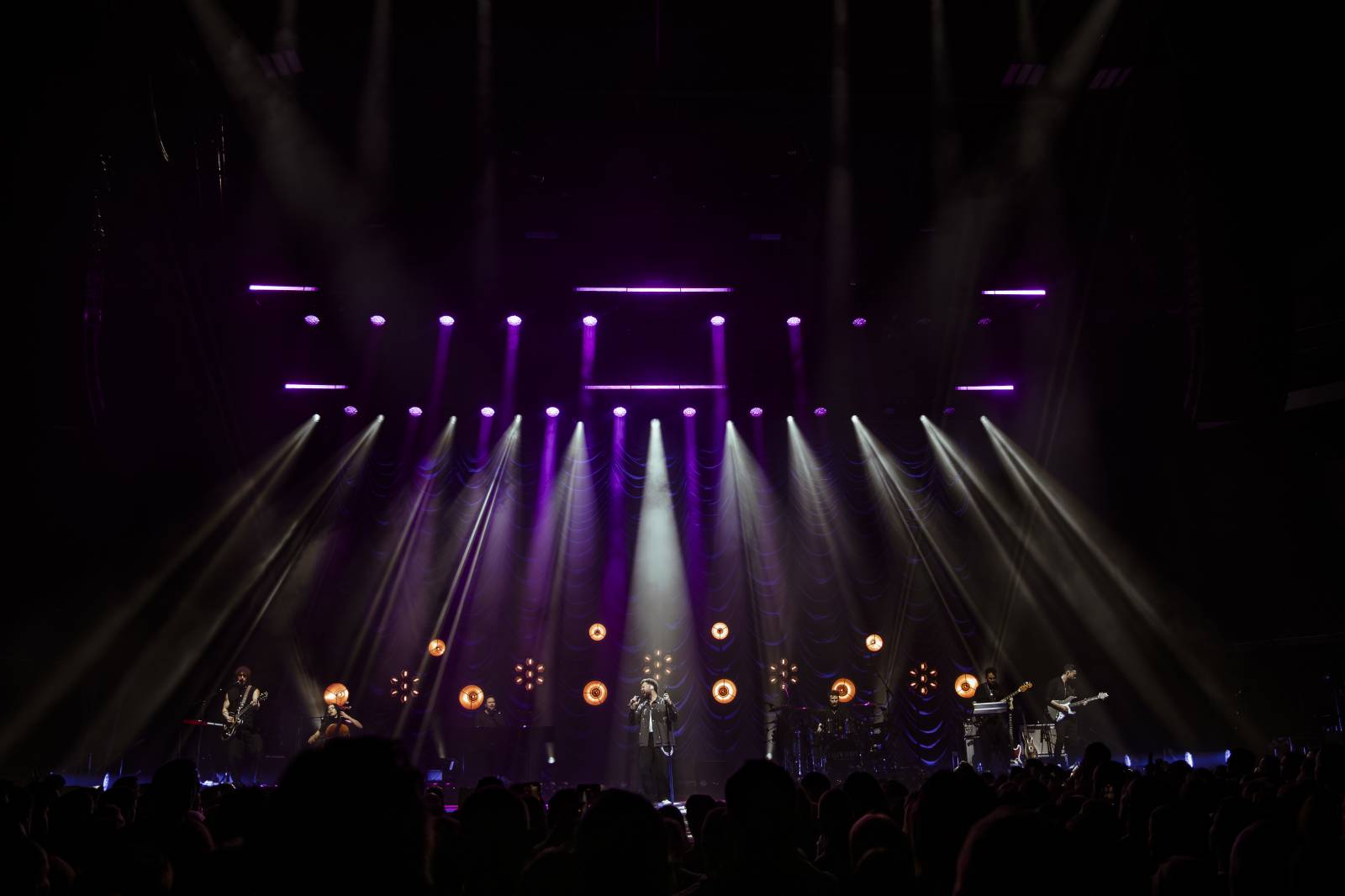 Vy jste ten důvod. Charismatický Calum Scott si podmanil O2 universum