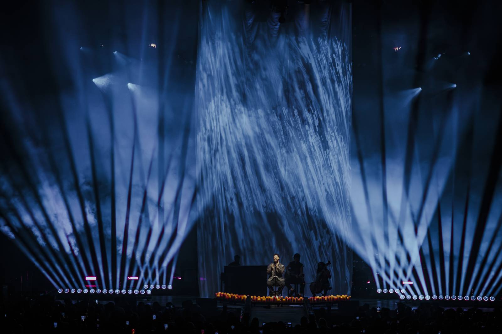 Vy jste ten důvod. Charismatický Calum Scott si podmanil O2 universum