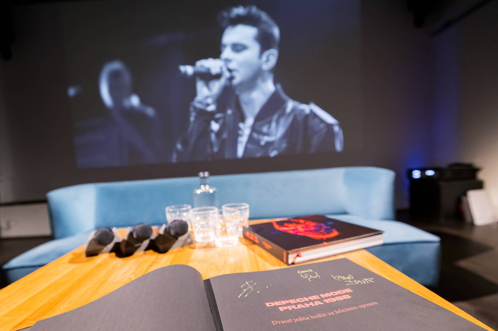 Filip Macháček pokřtil knihu o prvním koncertě Depeche Mode u nás