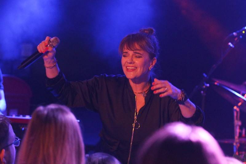 Marta Jandová vytáhla v Brně na pódium fanynku