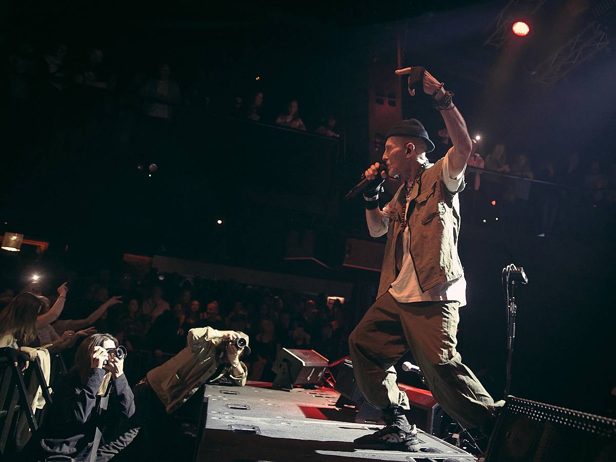 Stereo MC’s vzali SaSaZu zpátky do devadesátek, jejich hostem byla plzeňská Extensia