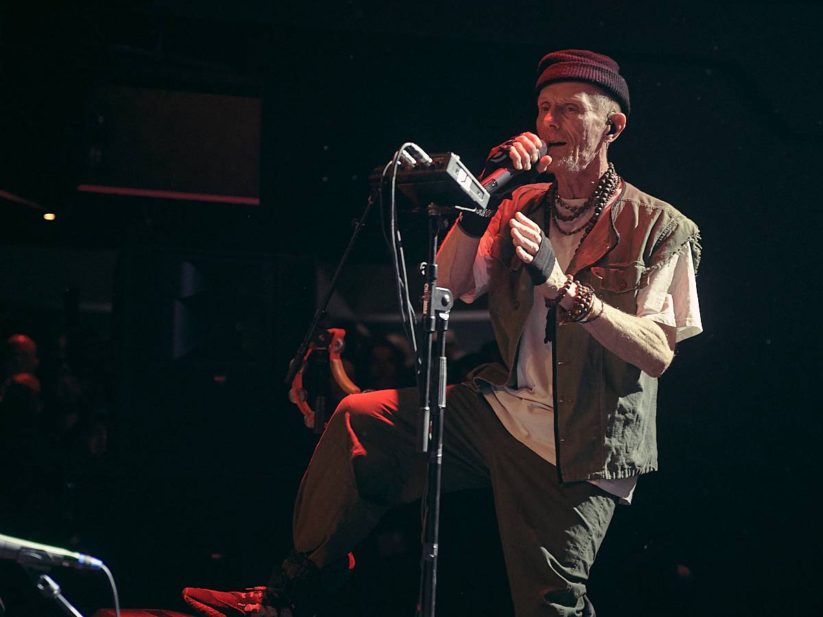 Stereo MC’s vzali SaSaZu zpátky do devadesátek, jejich hostem byla plzeňská Extensia