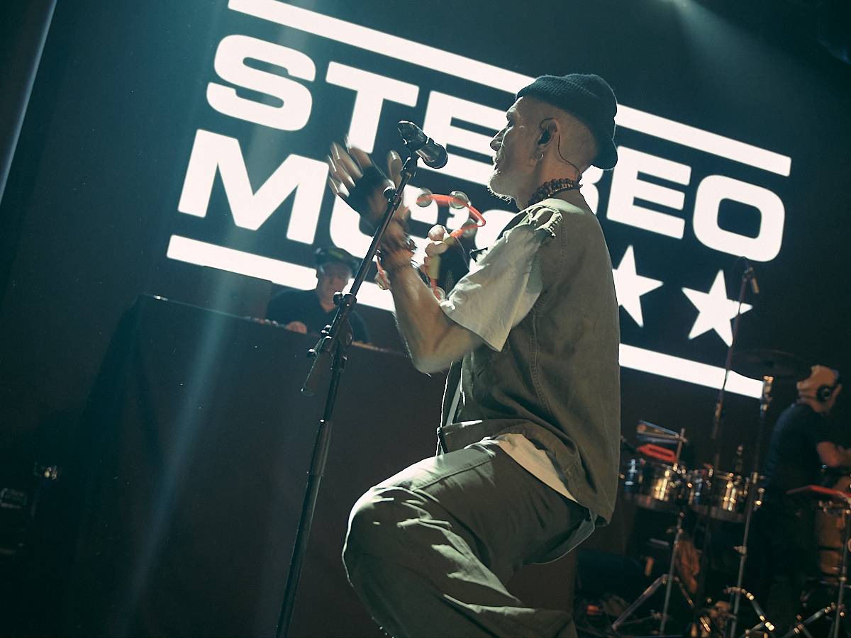 Stereo MC’s vzali SaSaZu zpátky do devadesátek, jejich hostem byla plzeňská Extensia