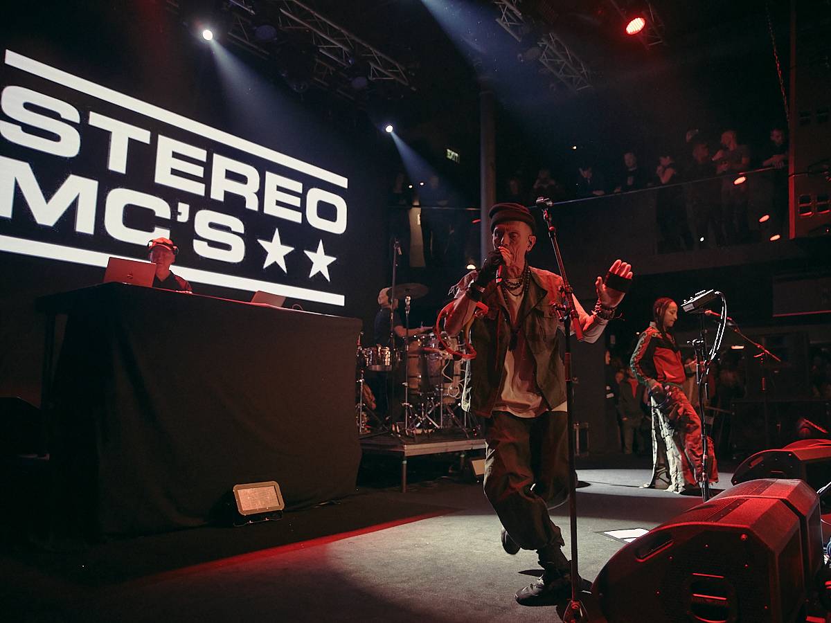 Stereo MC’s vzali SaSaZu zpátky do devadesátek, jejich hostem byla plzeňská Extensia