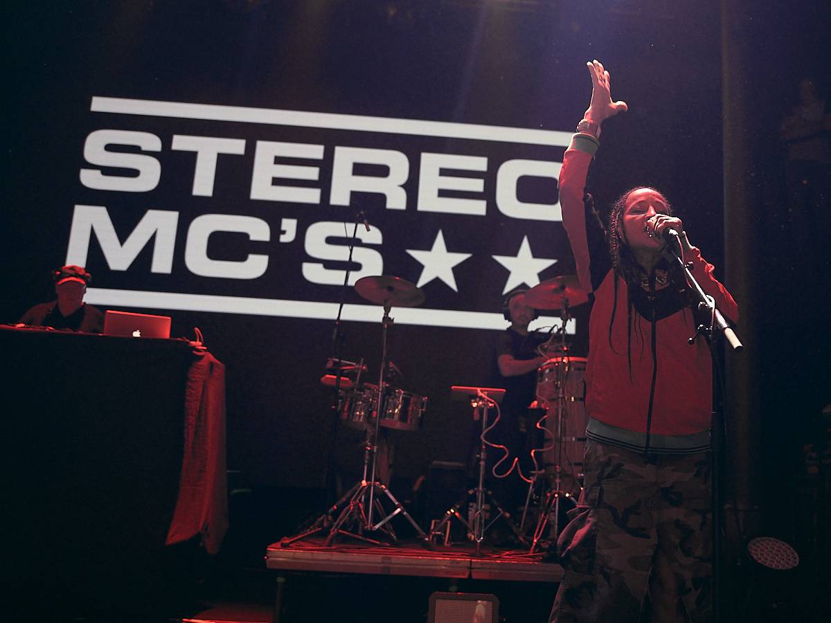 Stereo MC’s vzali SaSaZu zpátky do devadesátek, jejich hostem byla plzeňská Extensia