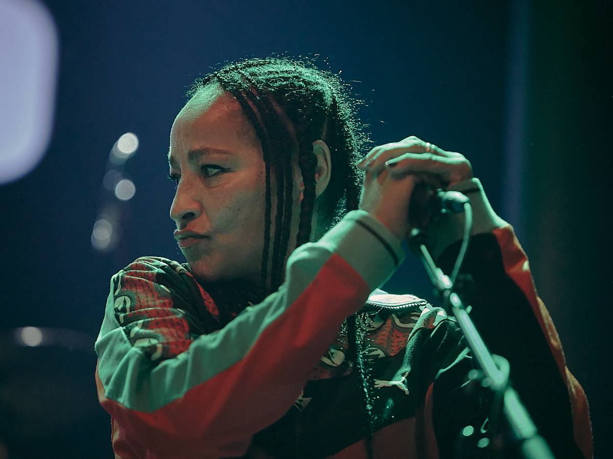 Stereo MC’s vzali SaSaZu zpátky do devadesátek, jejich hostem byla plzeňská Extensia