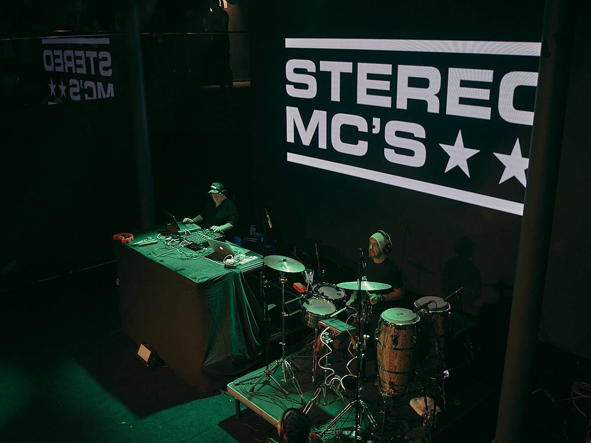 Stereo MC’s vzali SaSaZu zpátky do devadesátek, jejich hostem byla plzeňská Extensia
