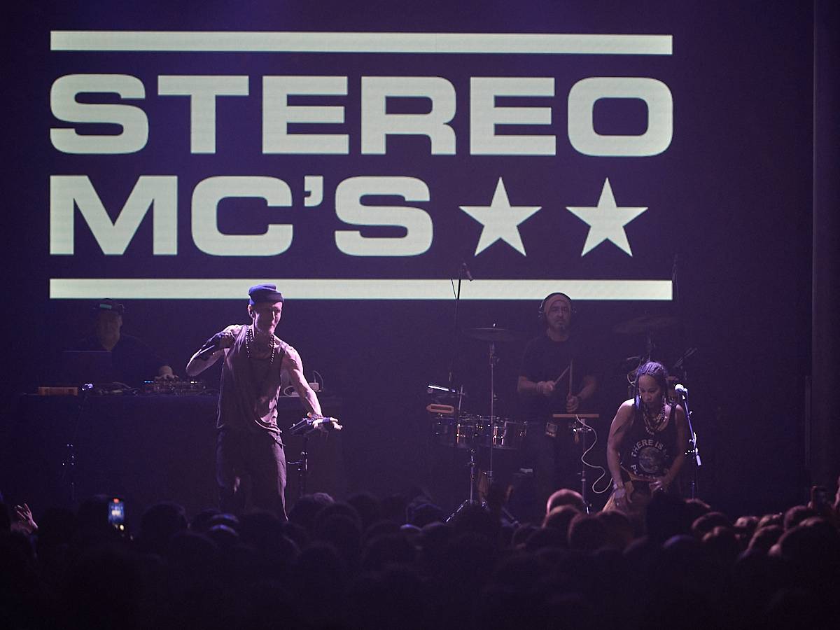 Stereo MC’s vzali SaSaZu zpátky do devadesátek, jejich hostem byla plzeňská Extensia
