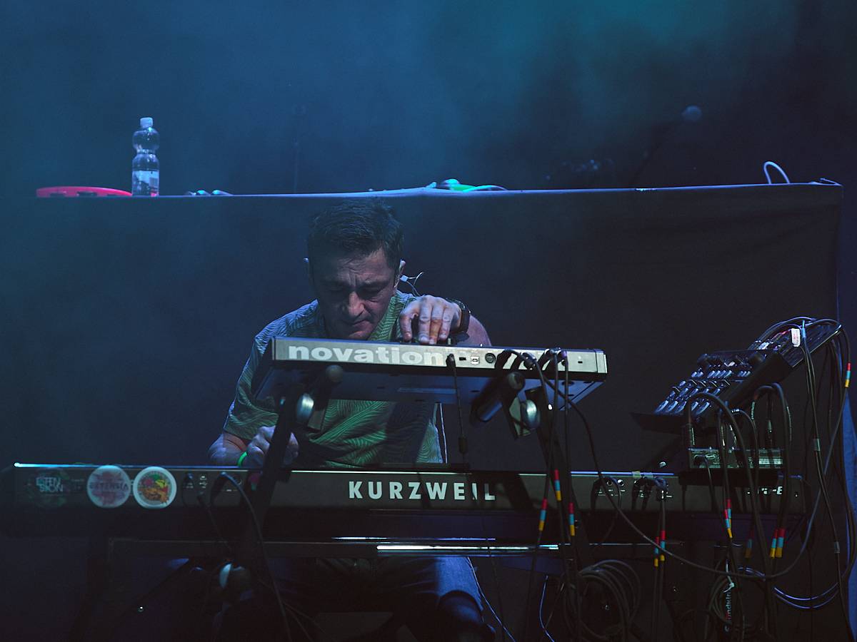 Stereo MC’s vzali SaSaZu zpátky do devadesátek, jejich hostem byla plzeňská Extensia