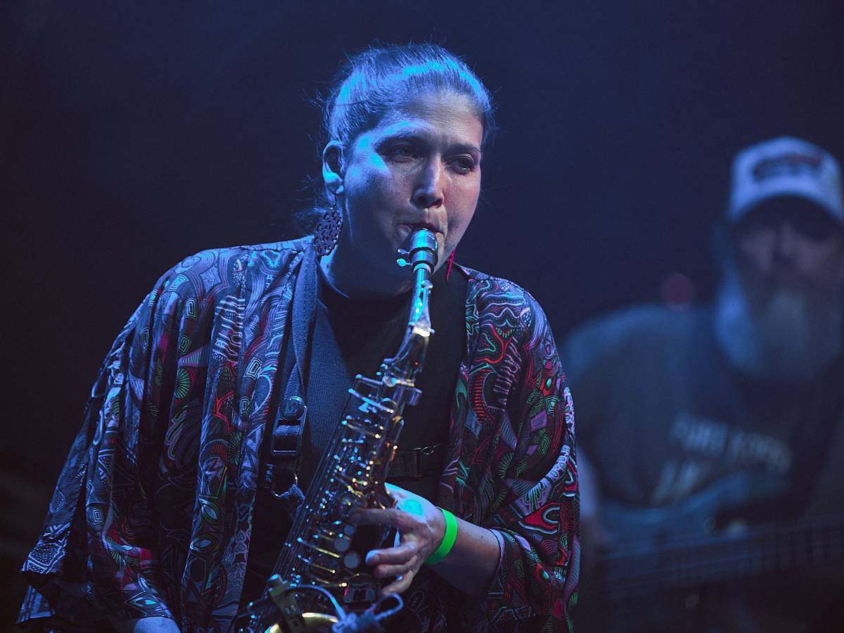 Stereo MC’s vzali SaSaZu zpátky do devadesátek, jejich hostem byla plzeňská Extensia