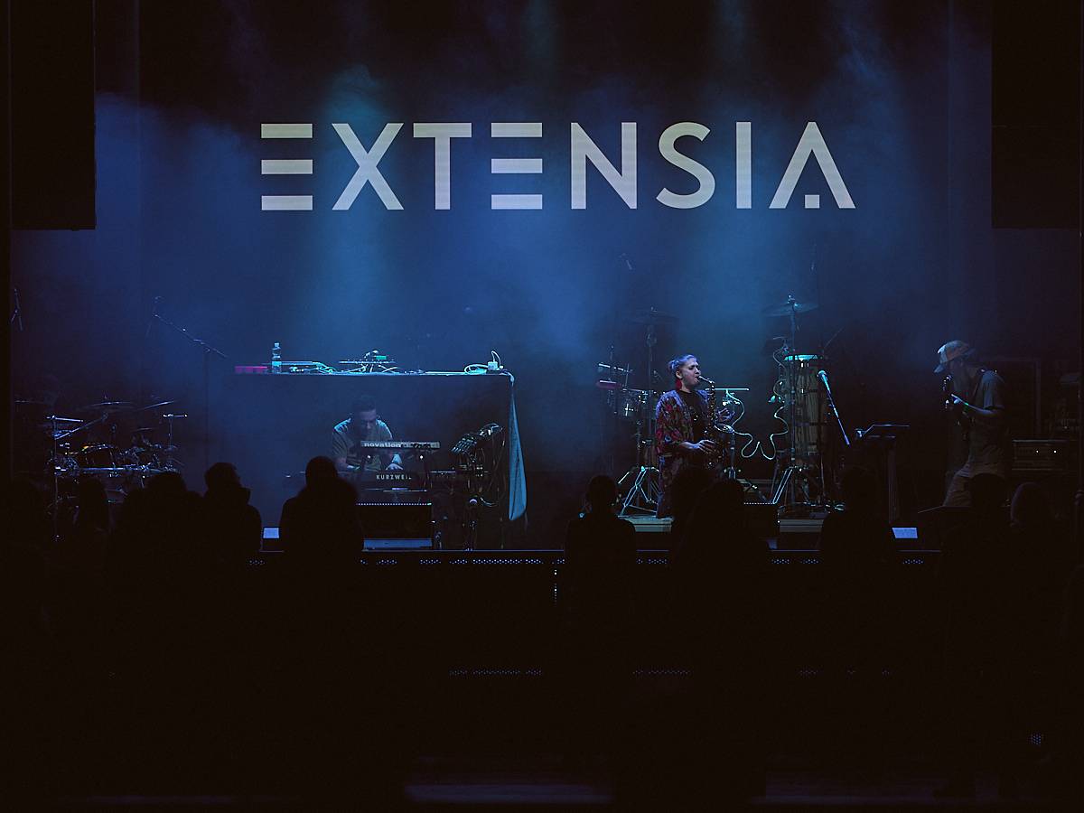 Stereo MC’s vzali SaSaZu zpátky do devadesátek, jejich hostem byla plzeňská Extensia