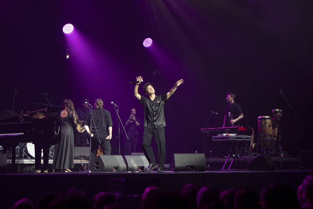 Jamie Cullum se vrátil do Prahy, roztancoval O2 universum