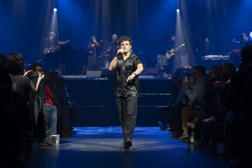 Jamie Cullum se vrátil do Prahy, roztancoval O2 universum