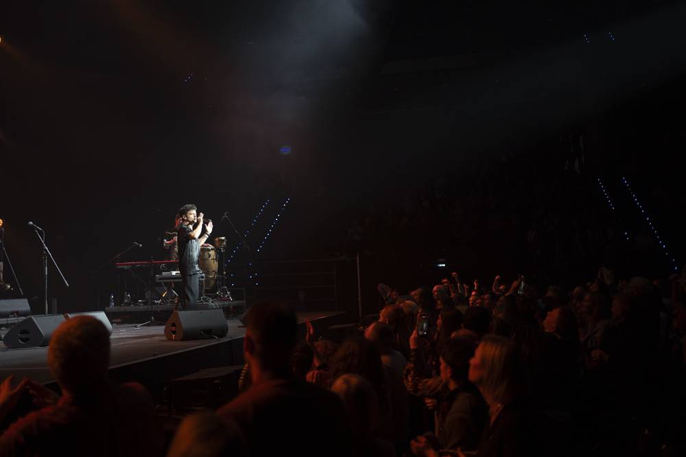 Jamie Cullum se vrátil do Prahy, roztancoval O2 universum