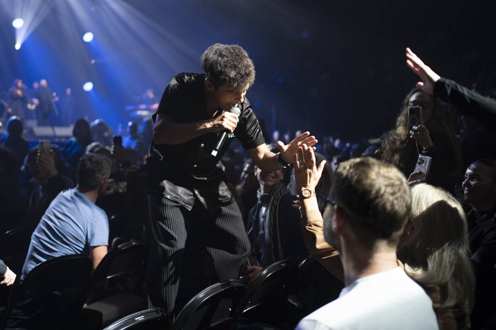 Jamie Cullum se vrátil do Prahy, roztancoval O2 universum