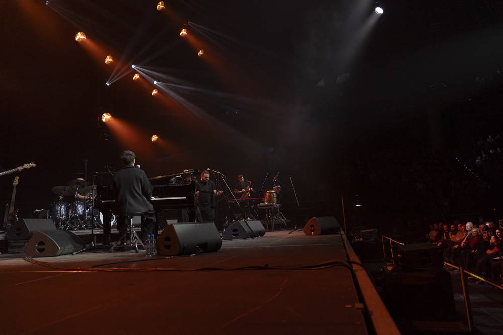 Jamie Cullum se vrátil do Prahy, roztancoval O2 universum