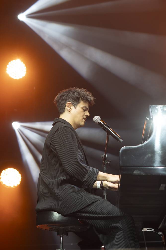 Jamie Cullum se vrátil do Prahy, roztancoval O2 universum