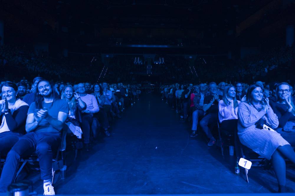 Jamie Cullum se vrátil do Prahy, roztancoval O2 universum