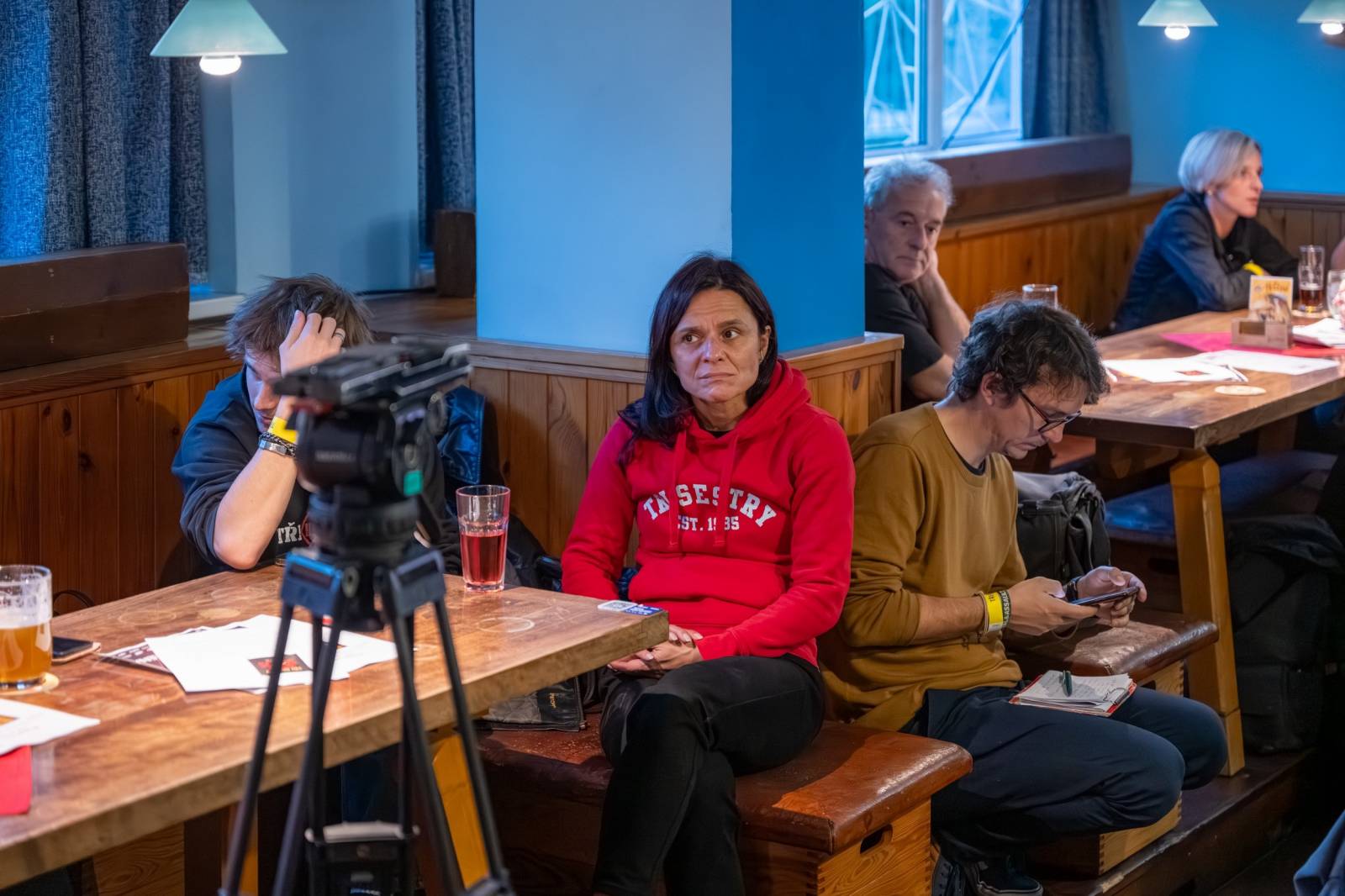 Tři sestry pokřtily Na Staré Sokolovně v Praze nové album i knihu zachycující zásadní momenty v kariéře