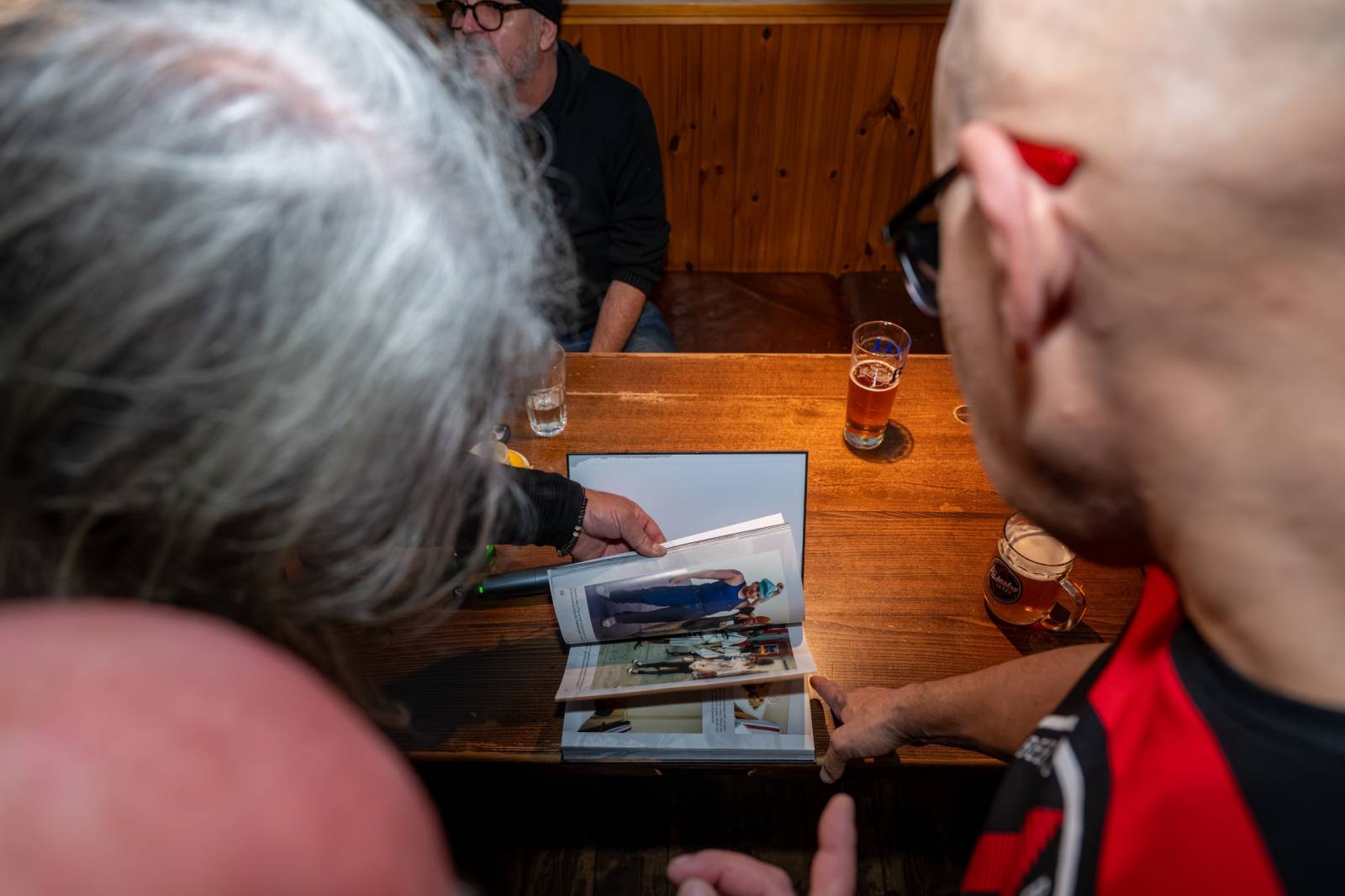 Tři sestry pokřtily Na Staré Sokolovně v Praze nové album i knihu zachycující zásadní momenty v kariéře