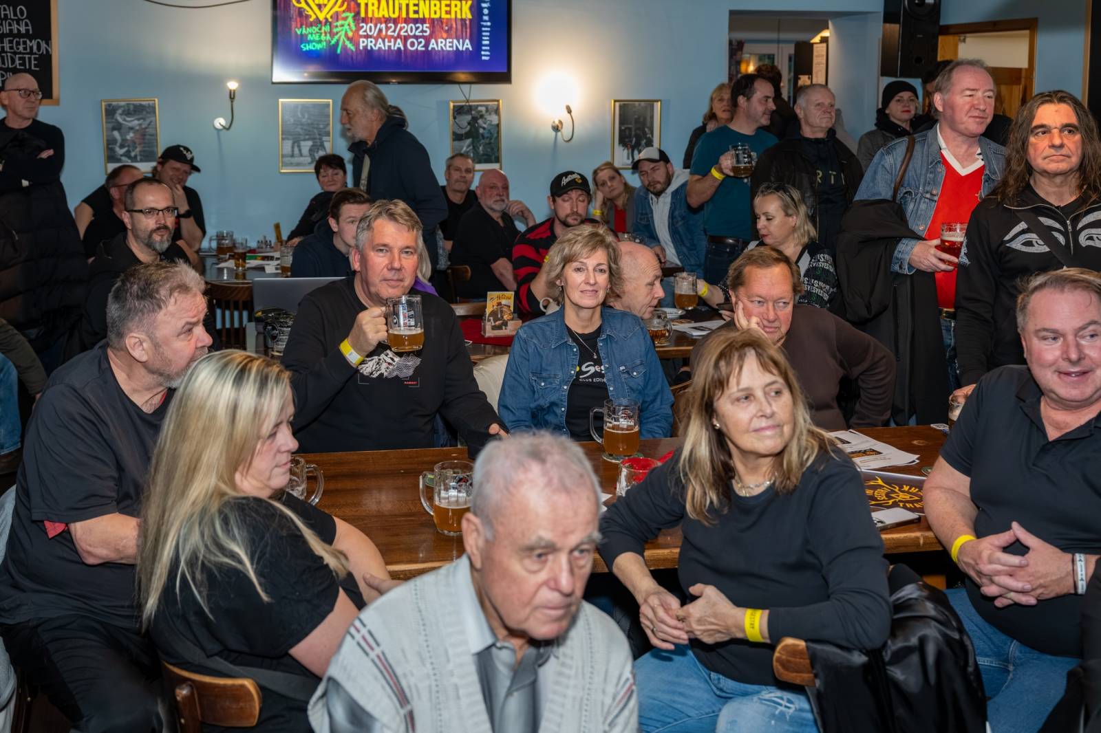 Tři sestry pokřtily Na Staré Sokolovně v Praze nové album i knihu zachycující zásadní momenty v kariéře