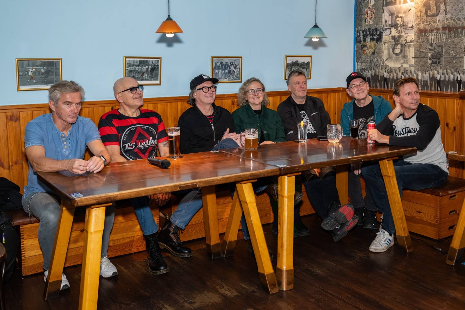 Tři sestry pokřtily Na Staré Sokolovně v Praze nové album i knihu zachycující zásadní momenty v kariéře