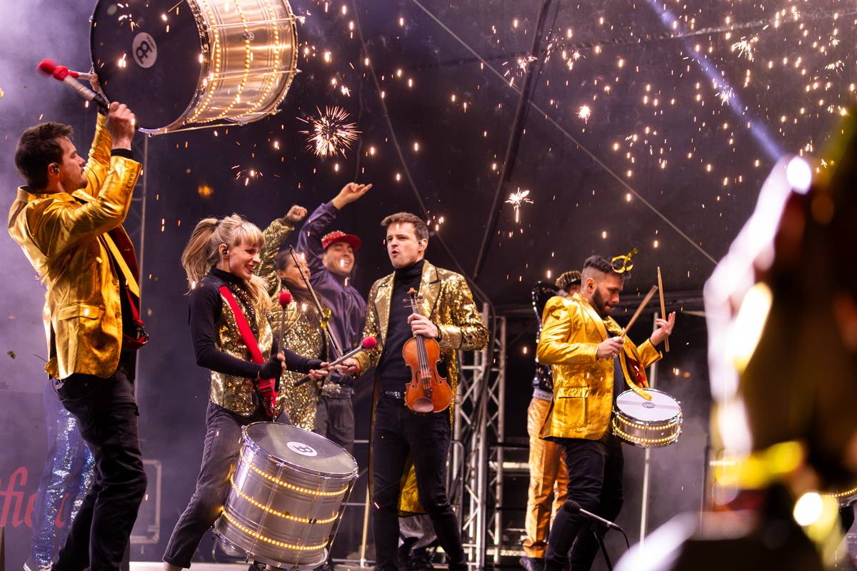 Zara Larsson zpátky v Praze. Znovuotevřela obchodní centrum na Černém Mostě