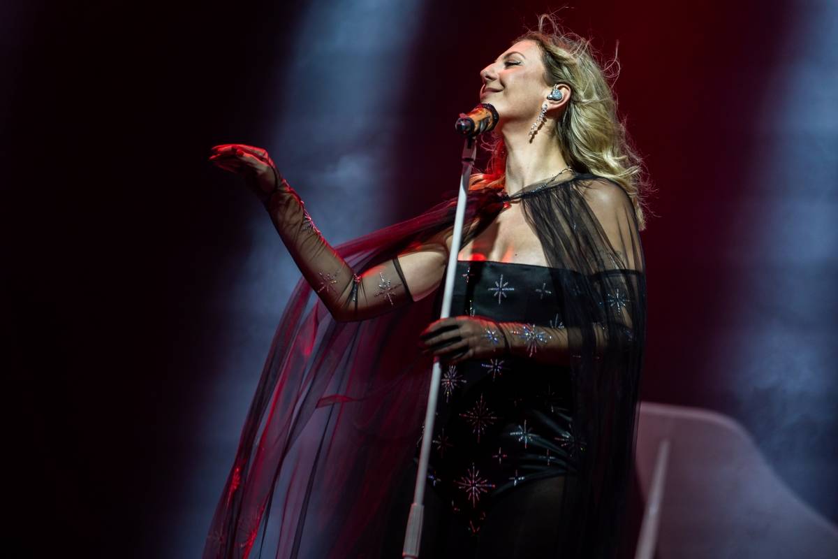 Lenny jak ji neznáte. Za doprovodu smyčcového orchestru představila v Brně své písně v unikátních aranžích