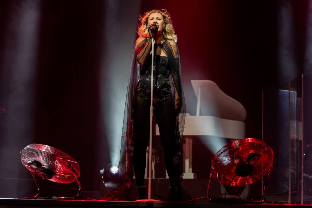 Lenny jak ji neznáte. Za doprovodu smyčcového orchestru představila v Brně své písně v unikátních aranžích