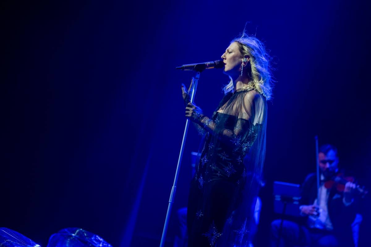 Lenny jak ji neznáte. Za doprovodu smyčcového orchestru představila v Brně své písně v unikátních aranžích