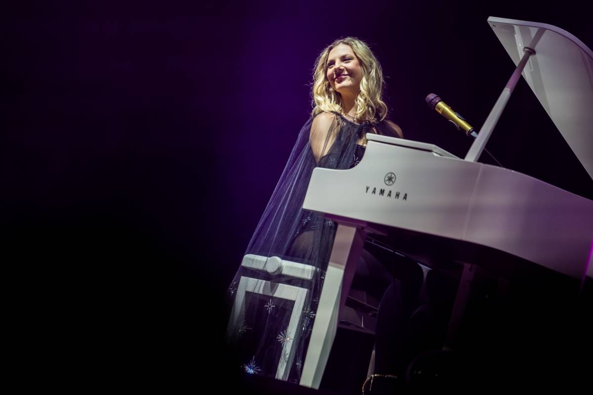 Lenny jak ji neznáte. Za doprovodu smyčcového orchestru představila v Brně své písně v unikátních aranžích