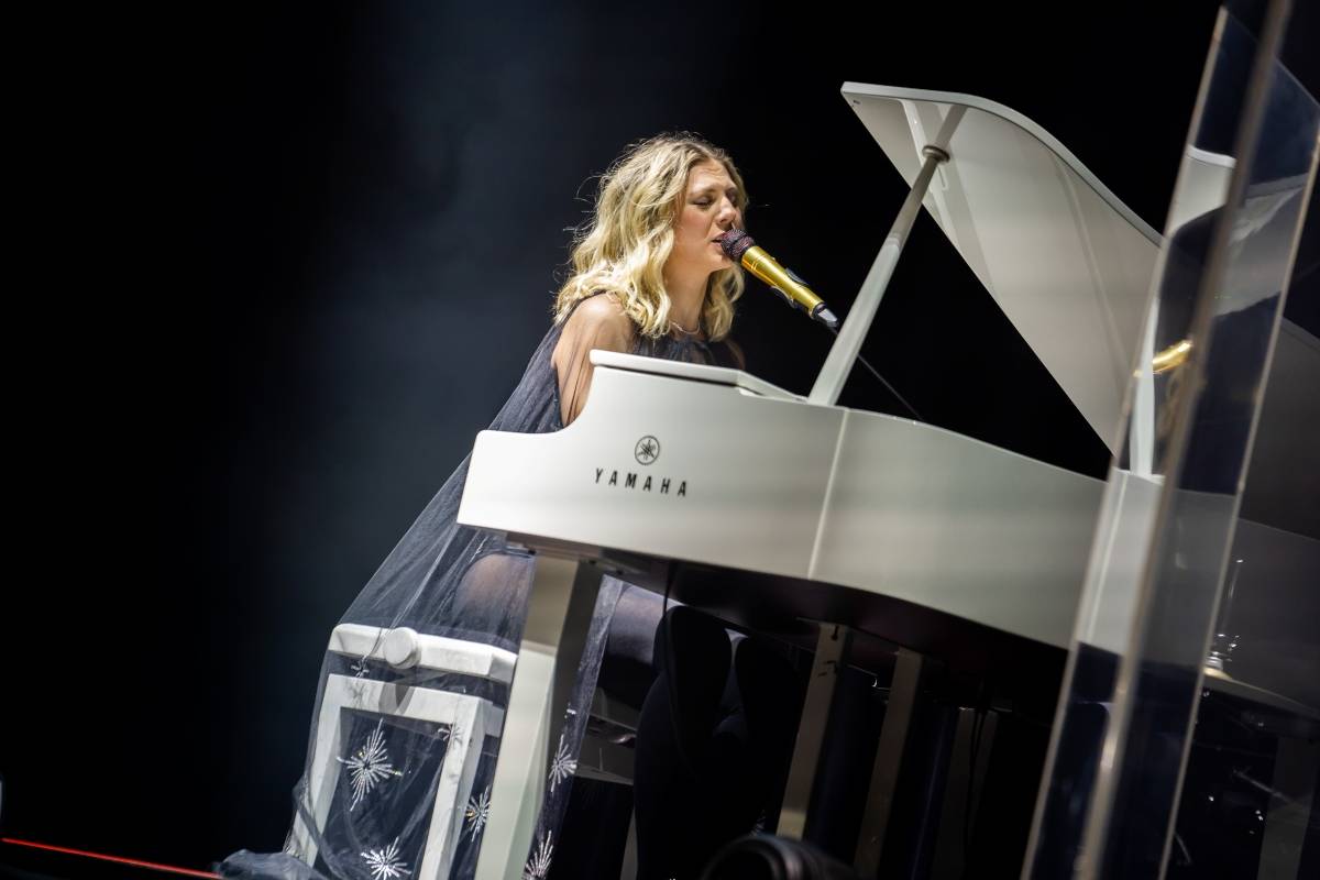 Lenny jak ji neznáte. Za doprovodu smyčcového orchestru představila v Brně své písně v unikátních aranžích