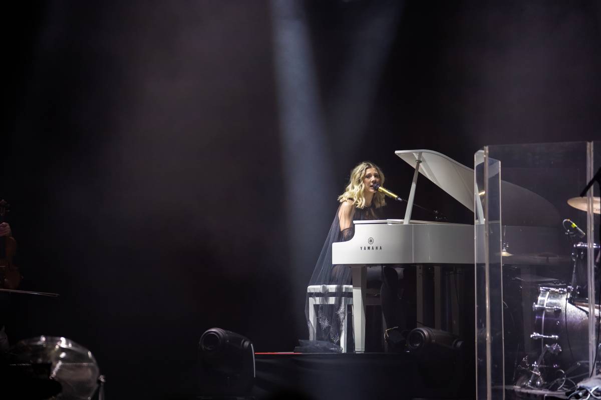 Lenny jak ji neznáte. Za doprovodu smyčcového orchestru představila v Brně své písně v unikátních aranžích