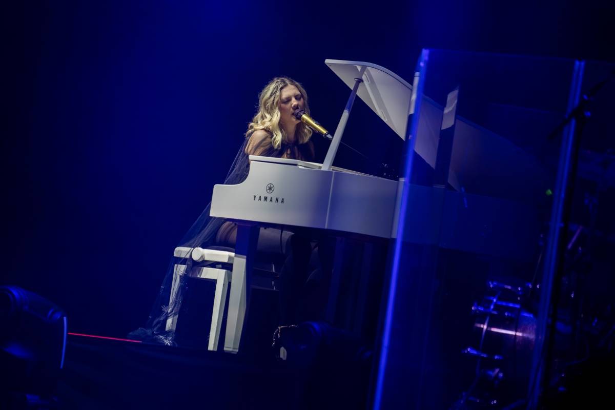 Lenny jak ji neznáte. Za doprovodu smyčcového orchestru představila v Brně své písně v unikátních aranžích