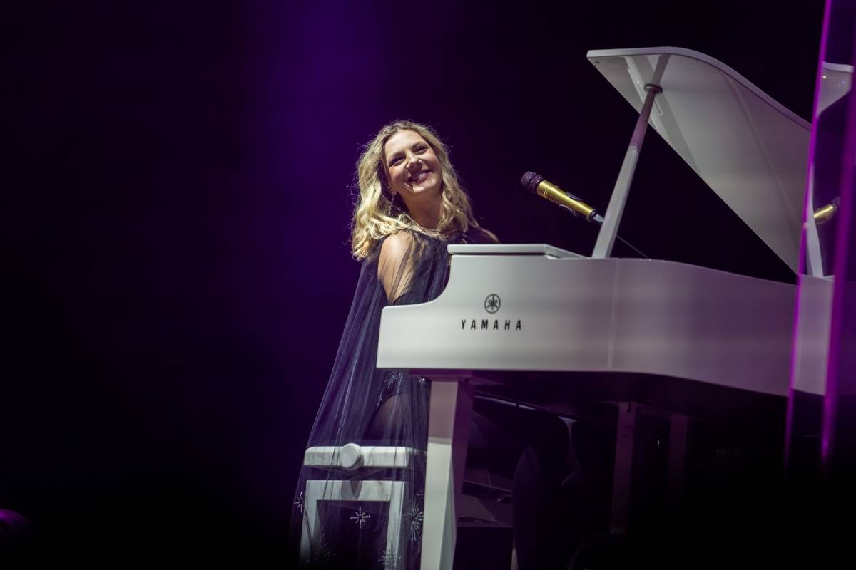 Lenny jak ji neznáte. Za doprovodu smyčcového orchestru představila v Brně své písně v unikátních aranžích