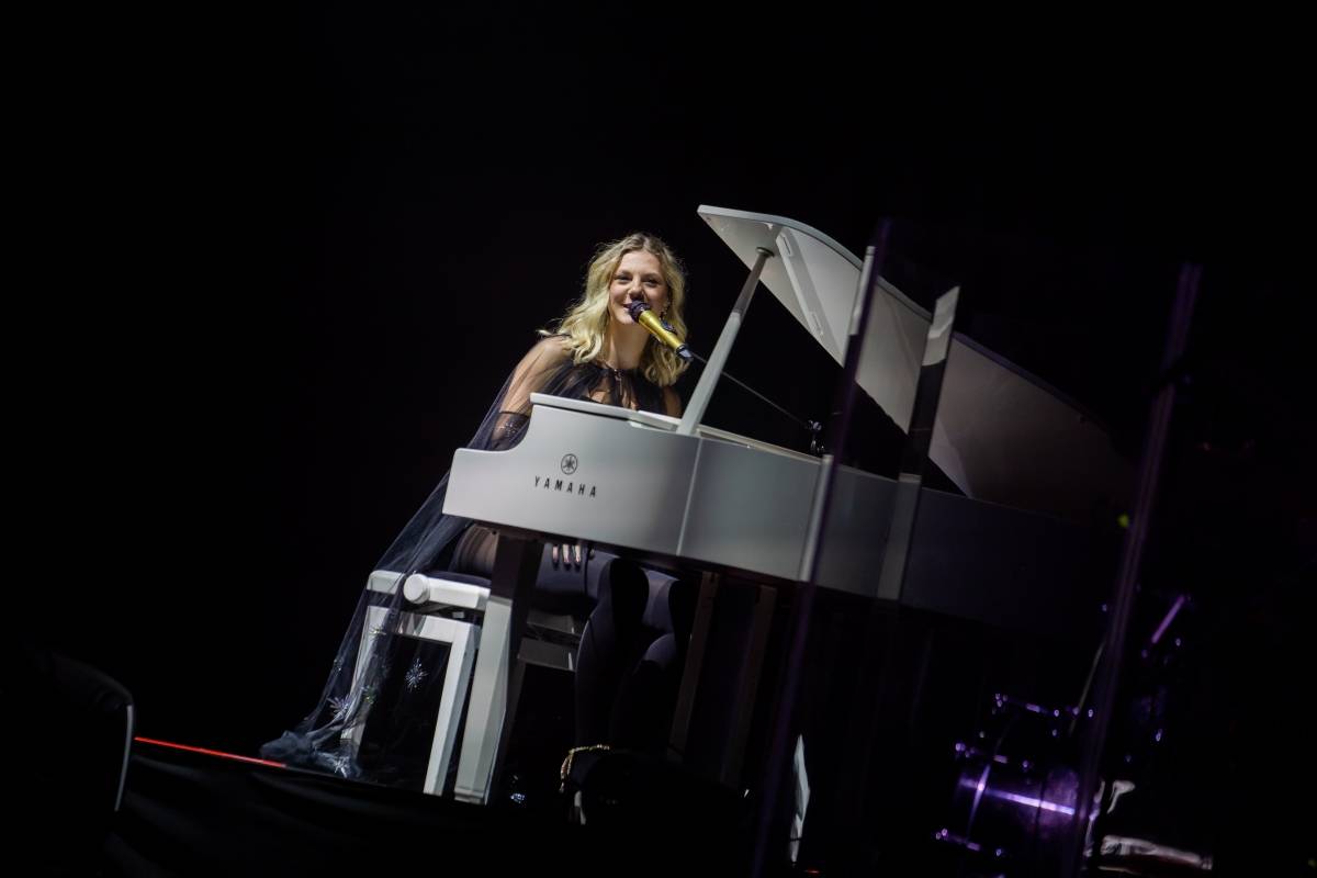 Lenny jak ji neznáte. Za doprovodu smyčcového orchestru představila v Brně své písně v unikátních aranžích