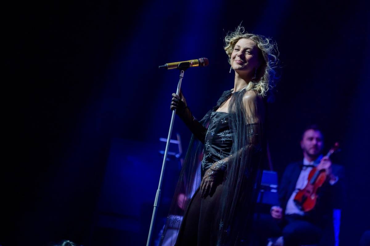 Lenny jak ji neznáte. Za doprovodu smyčcového orchestru představila v Brně své písně v unikátních aranžích