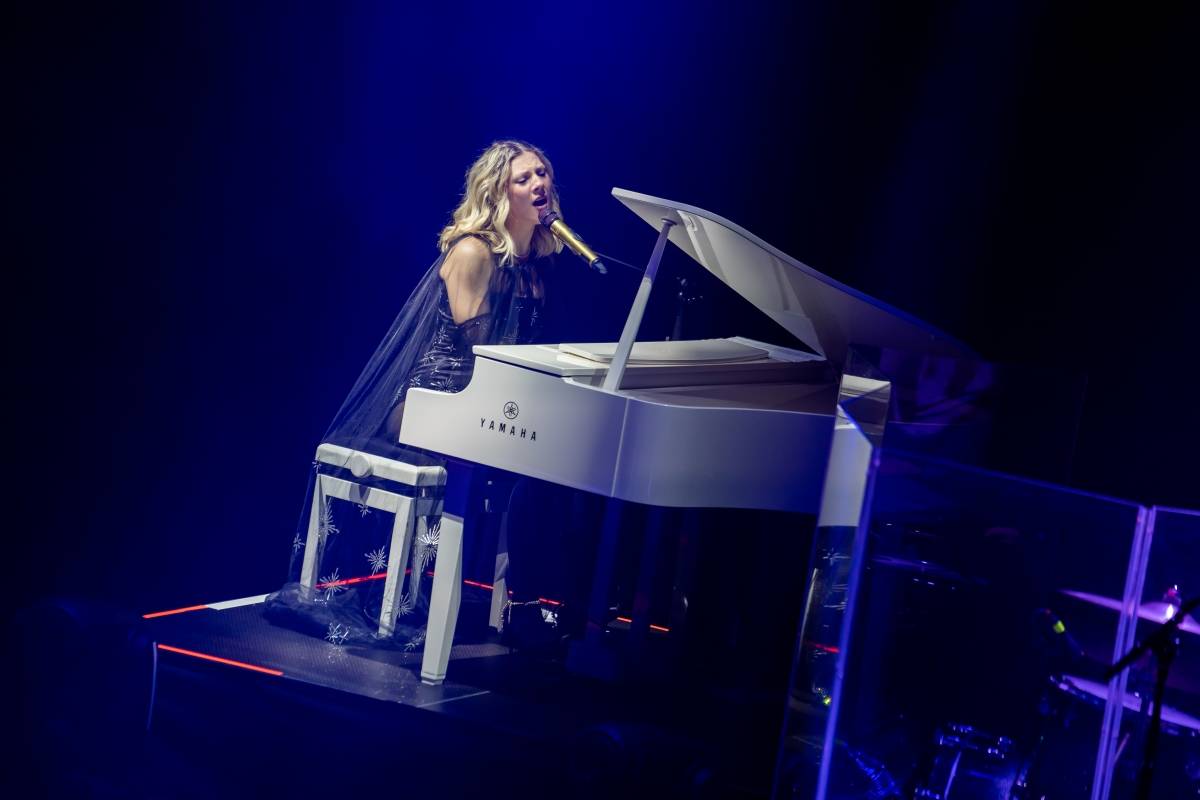 Lenny jak ji neznáte. Za doprovodu smyčcového orchestru představila v Brně své písně v unikátních aranžích