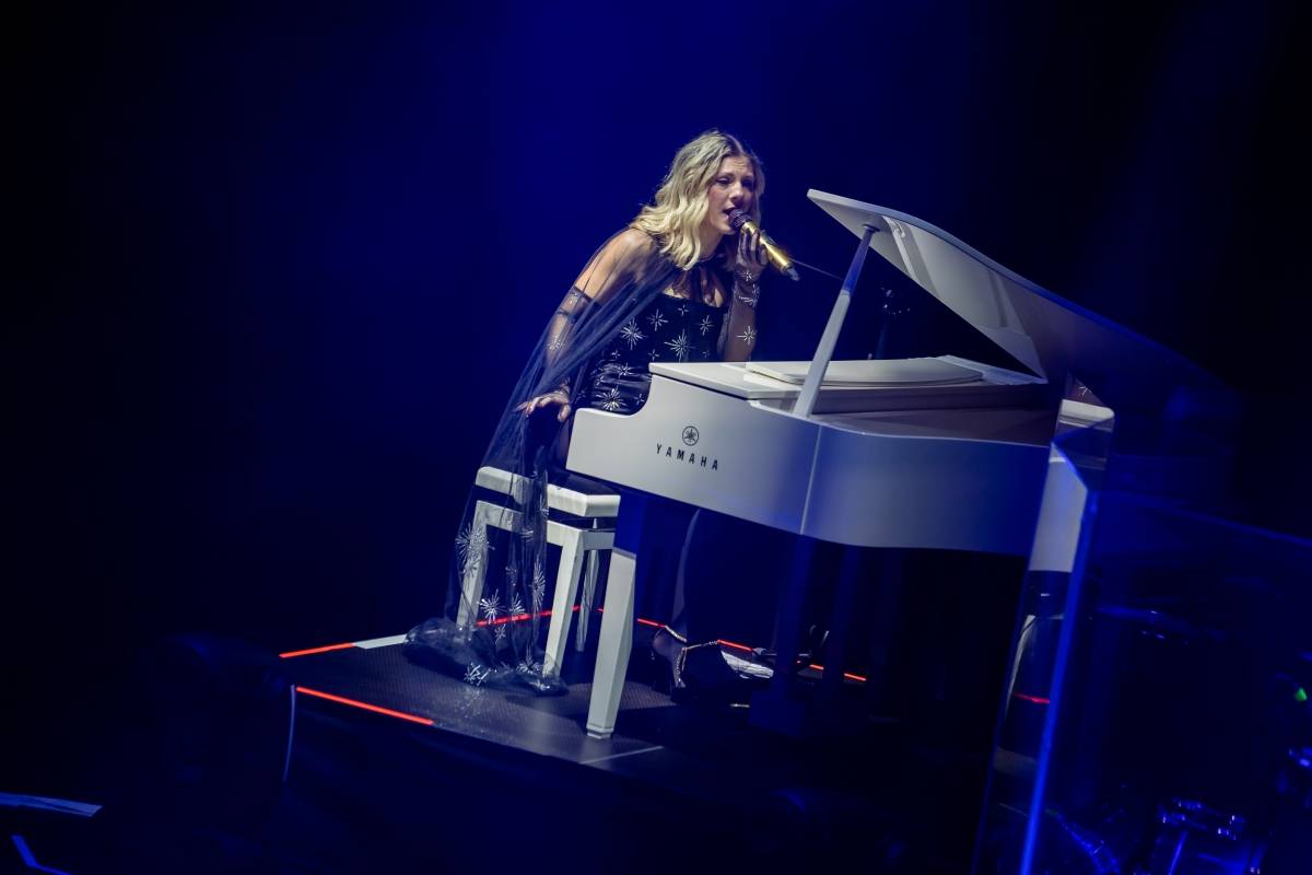 Lenny jak ji neznáte. Za doprovodu smyčcového orchestru představila v Brně své písně v unikátních aranžích