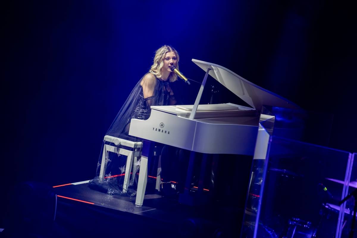 Lenny jak ji neznáte. Za doprovodu smyčcového orchestru představila v Brně své písně v unikátních aranžích