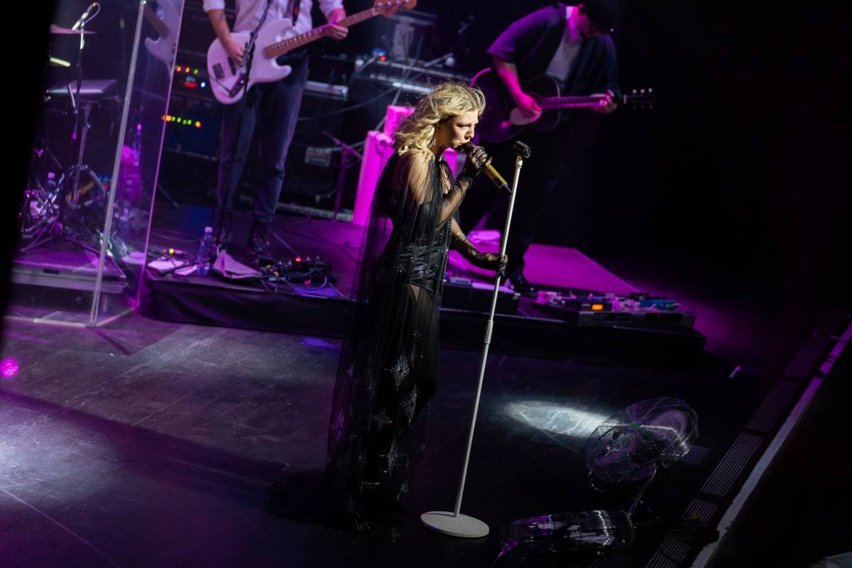 Lenny jak ji neznáte. Za doprovodu smyčcového orchestru představila v Brně své písně v unikátních aranžích