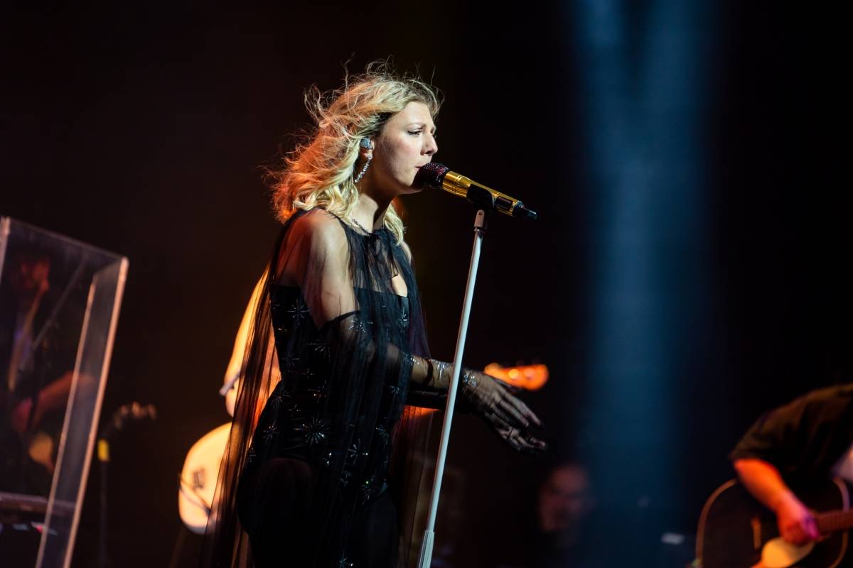 Lenny jak ji neznáte. Za doprovodu smyčcového orchestru představila v Brně své písně v unikátních aranžích