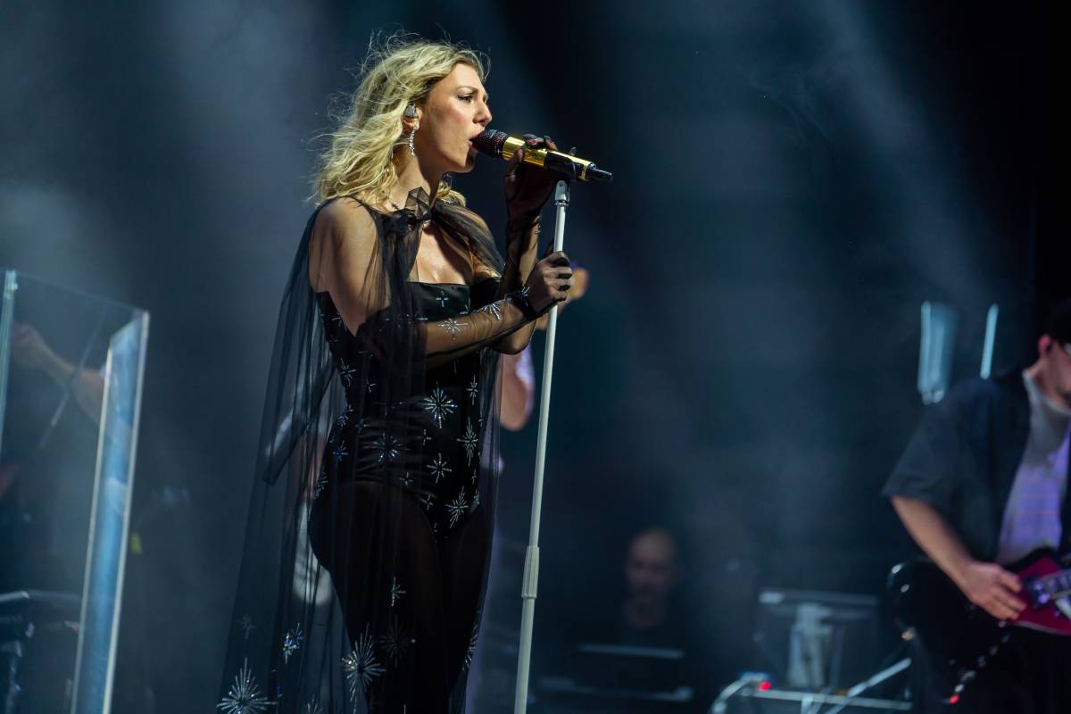 Lenny jak ji neznáte. Za doprovodu smyčcového orchestru představila v Brně své písně v unikátních aranžích