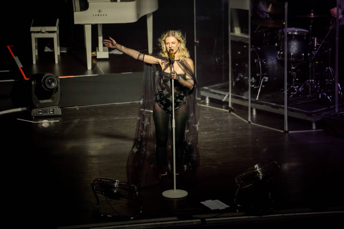 Lenny jak ji neznáte. Za doprovodu smyčcového orchestru představila v Brně své písně v unikátních aranžích