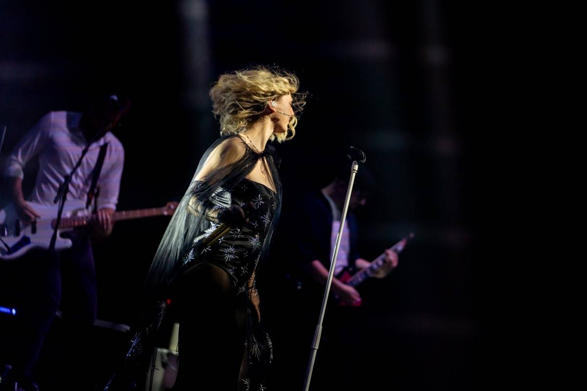 Lenny jak ji neznáte. Za doprovodu smyčcového orchestru představila v Brně své písně v unikátních aranžích