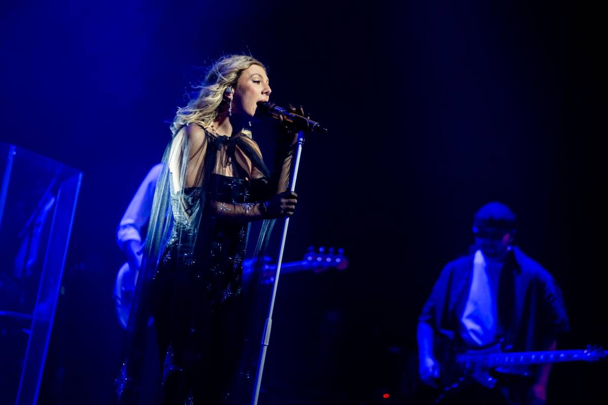 Lenny jak ji neznáte. Za doprovodu smyčcového orchestru představila v Brně své písně v unikátních aranžích