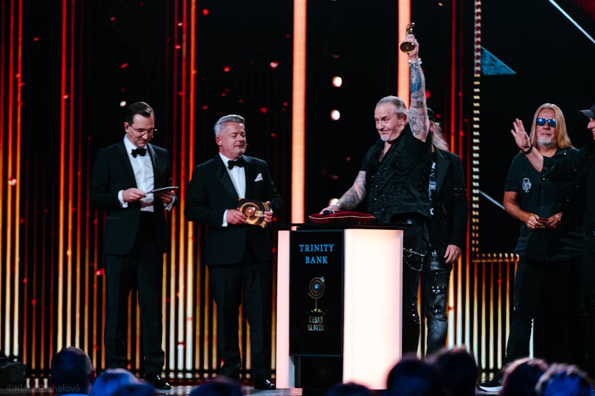 Český slavík: Dojatý Václav Noid Bárta, absolutní vítězka Ewa Farna i vzpomínka na Annu Julii Slováčkovou