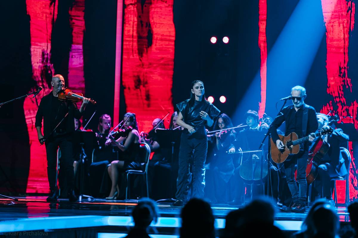 Český slavík: Dojatý Václav Noid Bárta, absolutní vítězka Ewa Farna i vzpomínka na Annu Julii Slováčkovou