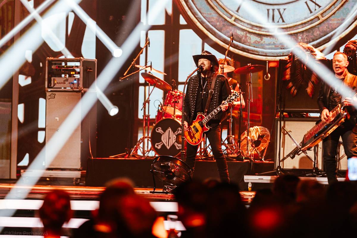 Český slavík: Dojatý Václav Noid Bárta, absolutní vítězka Ewa Farna i vzpomínka na Annu Julii Slováčkovou